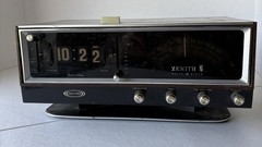 ZENITH F472W-3 Circle of Sound Flip Clock AM/FM Radio Woodgrain Radio PARTS READ