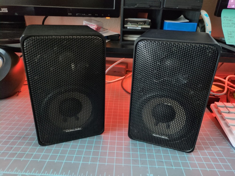 Realistic Minimus-7 40w Bookshelf Speakers