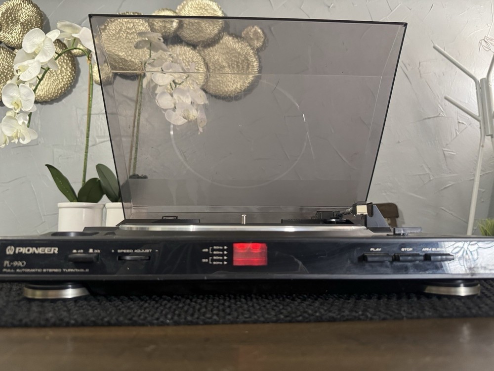 Vintage 1996 Pioneer PL-990 Automatic Stereo Turntable (Parts/Repair -Powers On)