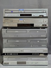 Lot of 6 – VCR VHS DVD Combo Players Magnavox, Phillips Samsung for Parts/Repair