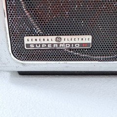 Vintage General Electric GE Superadio II Model 7-2885F AM/FM W/ Antennae WORKS
