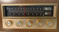 VINTAGE 1960’s MAGNAVOX ASTRO SONIC AM FM RADIO TUNER TESTED POWERS UP CLEAN
