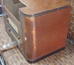 Orig 1941 PHILCO Model 41-240T WOOD CABINET wOrig GRILL CLOTH & Internal ANTENNA