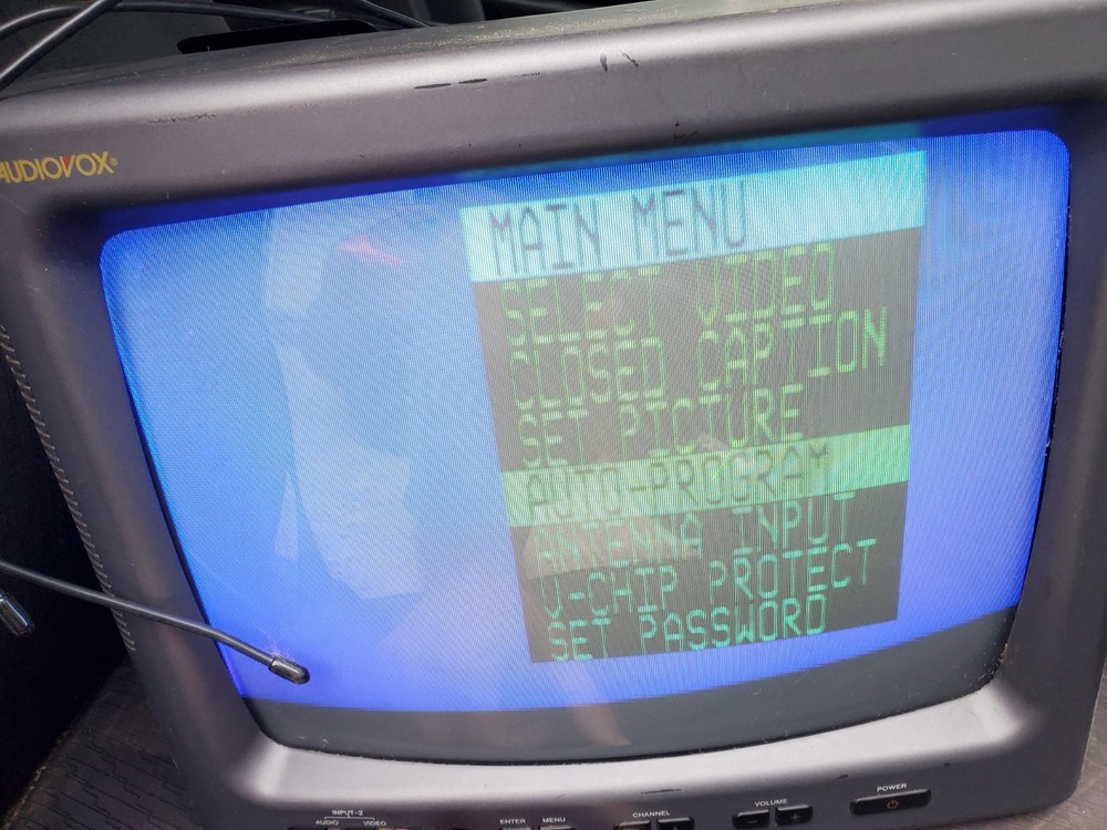 Audiovox AVT-1498 13″ Color Tv CRT Monitor W/ Power, AV Cable And Antenna WORKS!