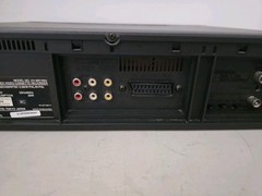 Aiwa: HV-MX100U – VHS Multisystem – PAL NTSC – Remote – Parts or Repair Only