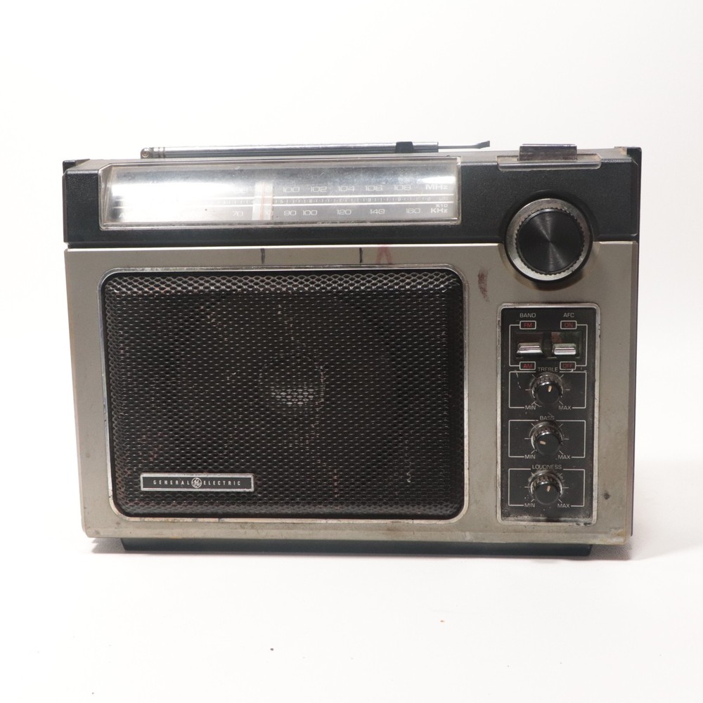 General Electric AM/FM Radio Long Range GE Model 7-2880B Poor Condition Working