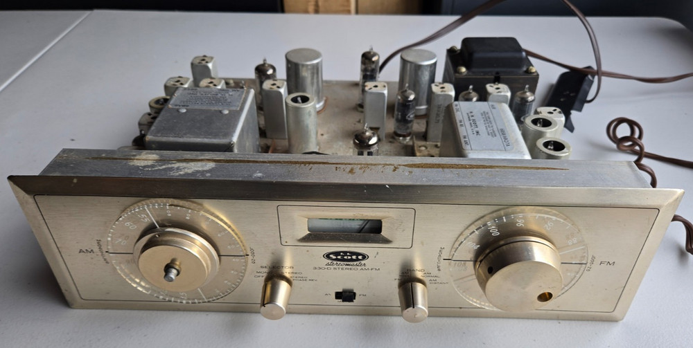 H.H. Scott 330-D AM/FM Stereomaster Vintage Tube Tuner – For Parts OR Repair