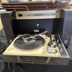 General Electric GE Wildcat Portable Record Player Turntable, UNTESTED FOR PARTS