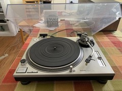 Technic SL-1200MK2 Quartz Synthesizer Direct Drive Turntable