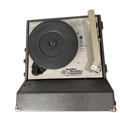 Hamilton Electronics Model 930 Vintage Record Player & Peter Pan record lot