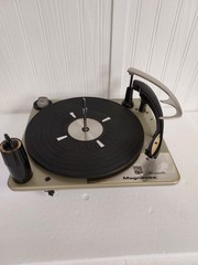 Magnavox Micromatic Stereo 4 Speed Turntable
