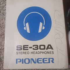 Vintage White Pioneer SE-30A Stereo Headphones In Original Box Not Tested
