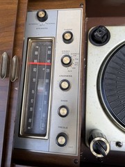 Magnavox Micromatic Vintage Record Player Console Cabinet Turntable