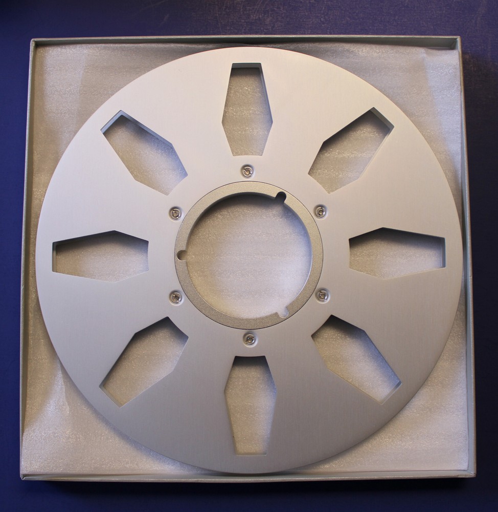 ANALOG AUDIO 10.5″ X 1/4″ PRECISION METAL TAPE REEL IN SILVER – ATR 3M AMPEX