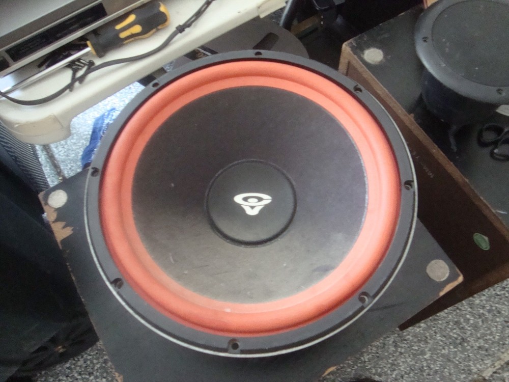 CERWIN VEGA SPEAKER / WOOFER FROM E-712 CABINET MODEL 12W4
