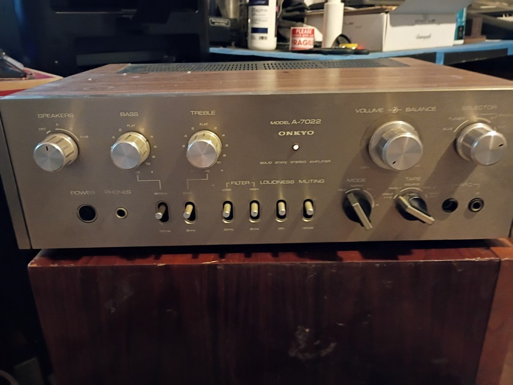 RARE ONKYO A7022 AMP. NOT TESTED, AS IS FOR PARTS OR REPAIR. POWER LIGHT WORKS.