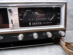 Vintage Zenith Model H472W Solid State Circle of Sound AM FM Alarm Clock Radio