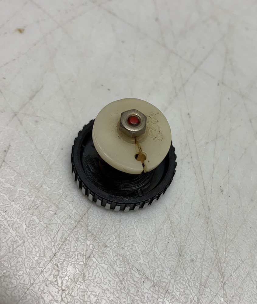 Dual 1229 Anti Skating knob – White cam is cracked