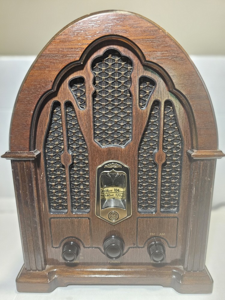 General Electric 7-4100JA Cathedral AM/FM Radio Wood Working