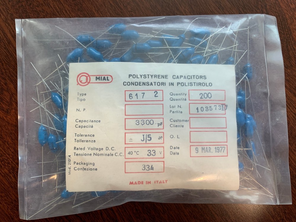 3.3nF/3300pF Mial Polystyrene capacitors Blue 200pcs March 1977