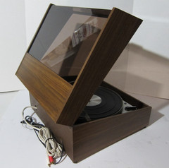 DUAL 1229 TURNTABLE In The Walnut Base Fresh From Being Professionally Serviced!