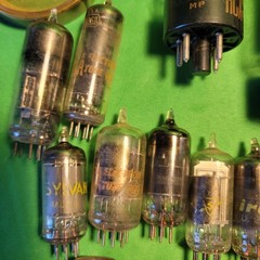 Lot 13 Vintage Vacuum Tubes RCA GE Sylvania + Shields Knobs Untested