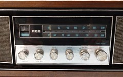 RCA Solid State AM FM Stereo Radio RLC75W Walnut