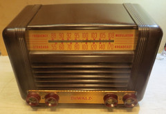 Antique DeWald AM/FM Tube Receiver Model C-800 – Early 1950s – For Parts/Repair