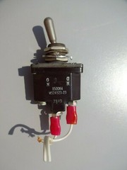 Lot of 21 CUTLER HAMMER Switches MS 24523-23 ON – none – ON