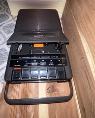 Vintage Realistic CTR-66 Portable Cassette Tape Recorder / Player Tested