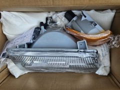 Front Driver Side Right Headlight with Corner Lamp for Peterbilt 385/377 Trucks