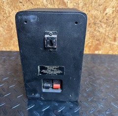(1) Realistic Minimus-7 Bookshelf Speaker Radio Shack Cat 40-2030 Black Untested