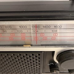 Vintage Realistic Portavision 12-660 4-Band AM/FM Radio Tested Works AC/Battery