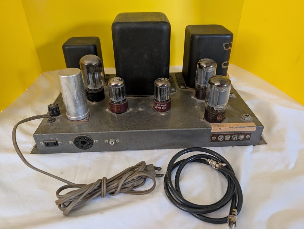 Heathkit W-4B Tube Amplifier POWERS ON