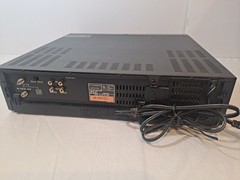 GOLDSTAR GVR-DD1 8mm VCR Video8 VHS Combo Player FOR PARTS OR REPAIR- POWERS ON