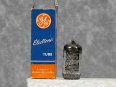 New Old Stock vintage GE 12AX7 / ECC83 long plate tube made in 1958