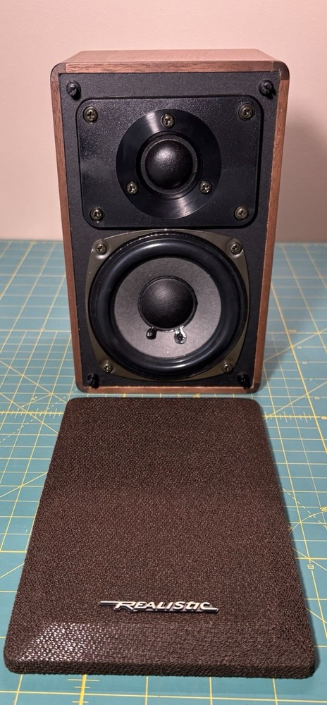 SINGLE Vintage Realistic Minimus-7W Walnut Speaker (40 Watt @ 8Ohms) 40-2039B