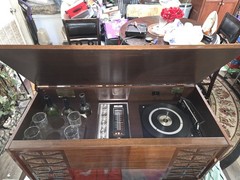 Morse 74470 Vintage Stereo Console Record Player Turntable & Radio Tuner