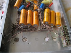 VINTAGE UNIT WITH SPRAGUE CAPACITORS AND OTHER–SEE PICTURES–AS IS-FOR PARTS