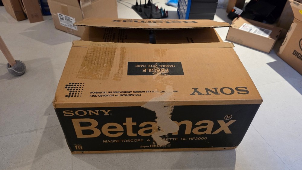 Sony SL-HF2000 Super Beta Betamax HiFi VCR ***NEW open box