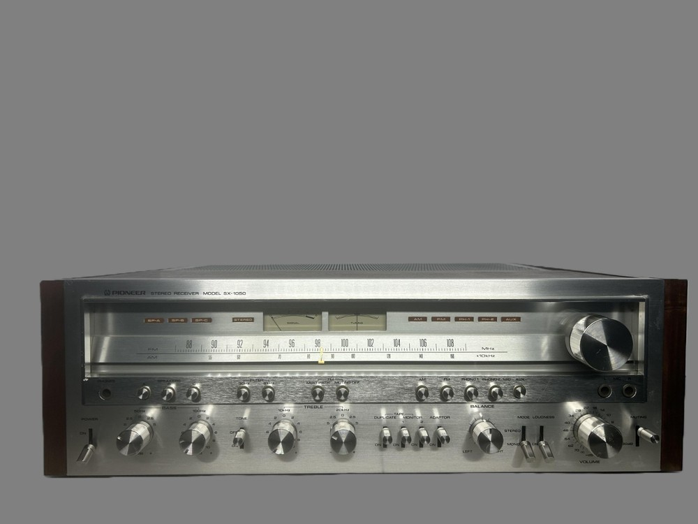 Pioneer SX 1050 vintage stereo receiver (performs as designed)