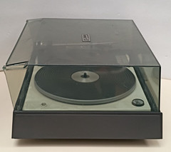 Garrard Model 62 Turntable Works Has many scratches