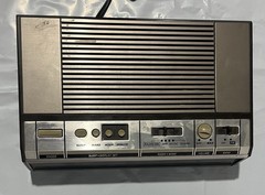 General Electric GE 7-4646A Digital AM/FM Radio Alarm Clock Wood Grain
