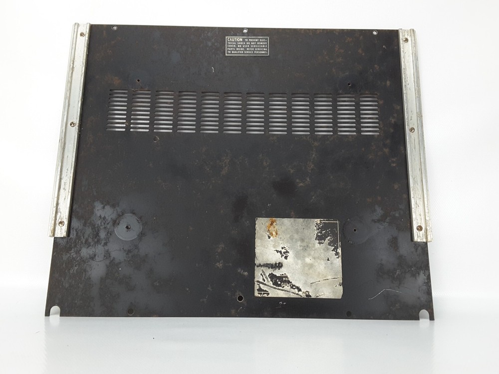 MCINTOSH C32 PREAMPLIER PARTS: BOTTON COVER