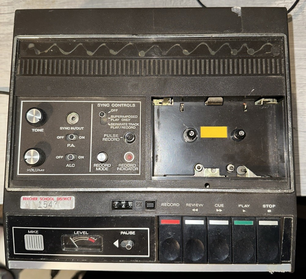 Audiotronics Classette 152S Cassette Player Recorder – For Parts Partially Works