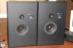 Pair of Harman International EpiCure EPI Model 110 Speaker