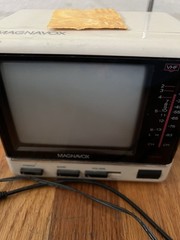 Magnavox 4.5″ Screen Black White Analog BH 3907 Vintage Portable VHF UHF 1988