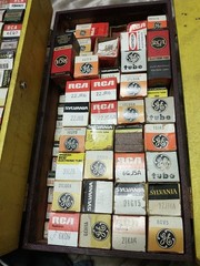Amp-Radio Tubes- Traveling Sales Man Case. Over 140 In Case. Variety Sizes