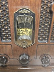 General Electric 7-4100JA Cathedral AM/FM Radio Wood Working