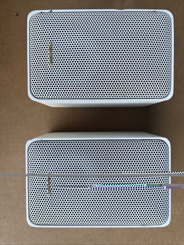 Realistic Minimus 7 Speaker Pair 40-2045 White 40W 8 Ohm Radio Shack Tested Nice